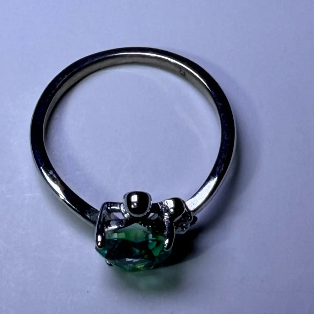Fragrant Jewels Under the Sea‎ Heart Green Stone Silver Tone Ring Size 7